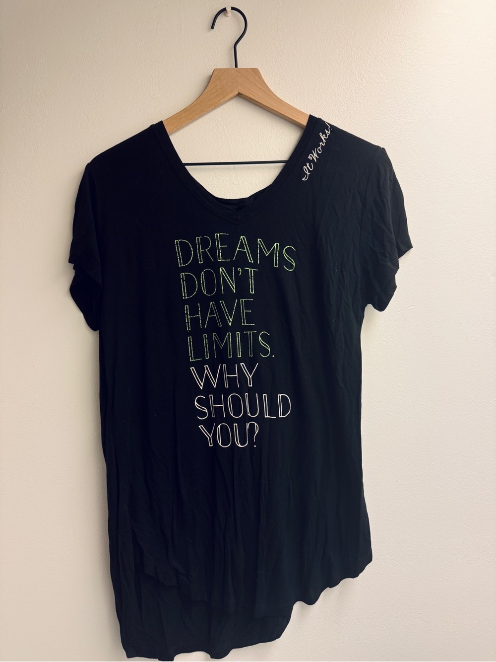 Women’s Black Graphic Tee with Inspirational Text “Dreams” - Size Large